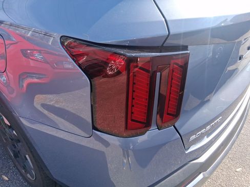 Used 2025 Kia Sorento S w/ Panoramic Sunroof Package image 20