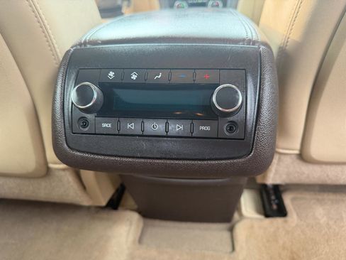 Used 2012 Buick Enclave Premium image 26