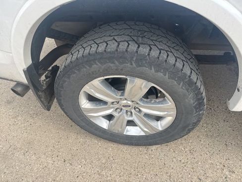 Used 2018 Ford F150 Platinum w/ Equipment Group 701A Luxury AWD/4WD image 9