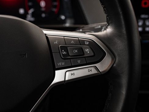 Used 2024 Volkswagen Atlas Cross Sport SEL Premium R-Line image 31