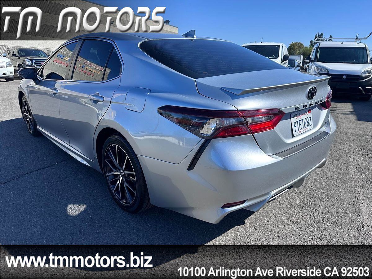 Used 2022 Toyota Camry SE w/ Carpet Mat Package (TMS) FWD image 4