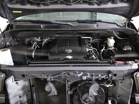 Used 2018 Toyota Sequoia TRD Sport AWD/4WD image 23