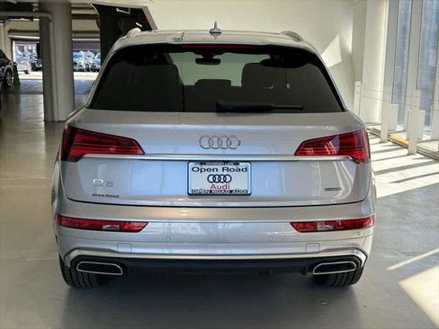 Certified 2025 Audi Q5 2.0T Premium Plus image 5