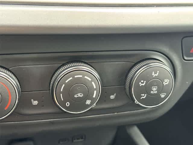 Used 2024 Chevrolet Trax LS w/ LS Convenience Package FWD image 18