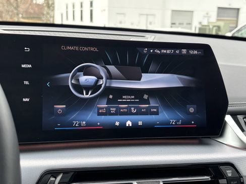 Certified 2025 BMW X1 xDrive28i image 32