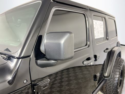 Used 2019 Jeep Wrangler Unlimited Sahara w/ Uconnect 4C Nav & Sound Group AWD/4WD image 13