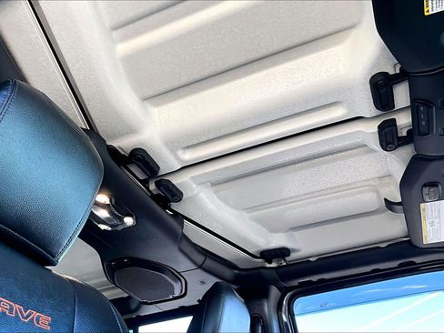 Used 2023 Jeep Gladiator Mojave w/ Cold Weather Group image 28