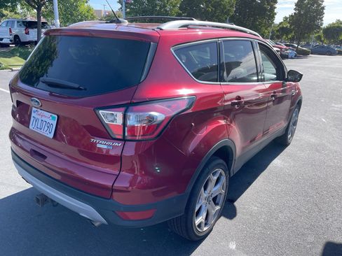 Used 2017 Ford Escape Titanium w/ Equipment Group 301A AWD/4WD image 2