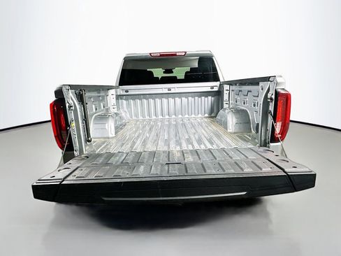 Used 2025 GMC Sierra 1500 SLT AWD/4WD image 36
