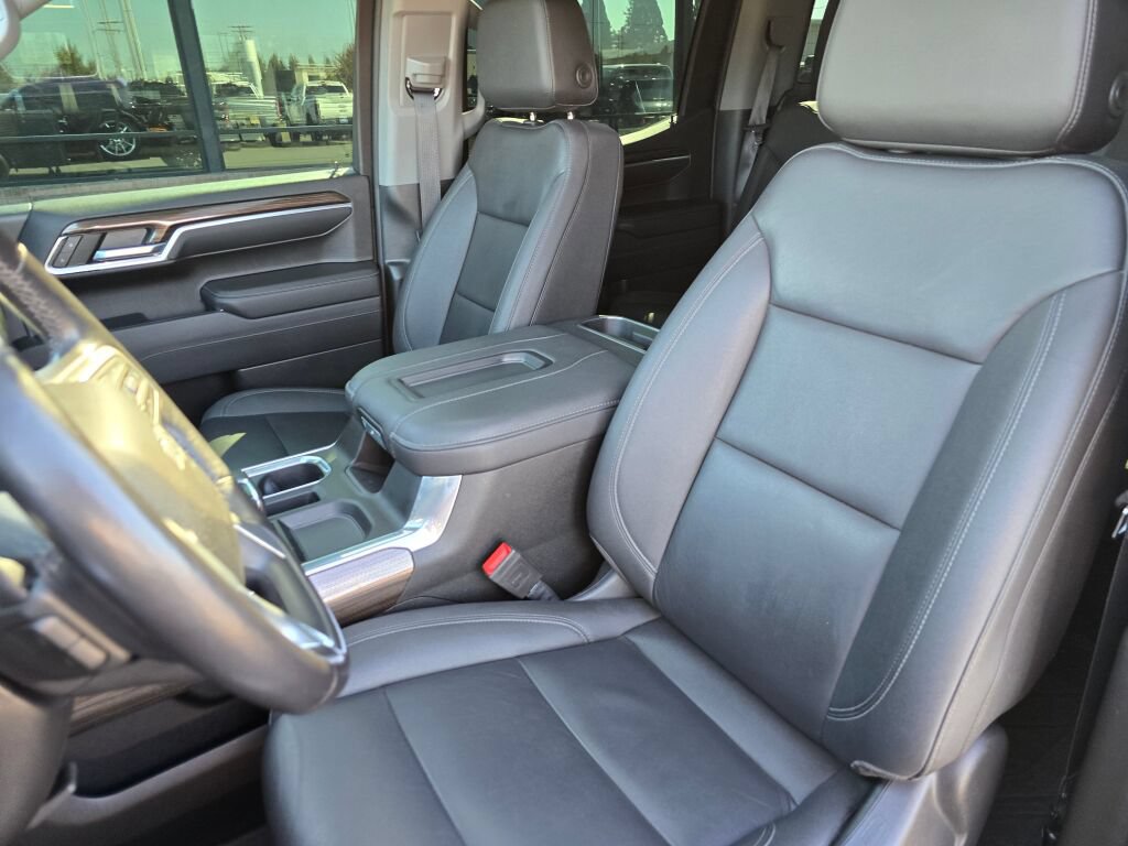 Used 2022 Chevrolet Silverado 1500 RST w/ Convenience Package II AWD/4WD image 17