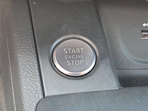 Used 2018 Audi A4 2.0T Premium AWD/4WD image 23