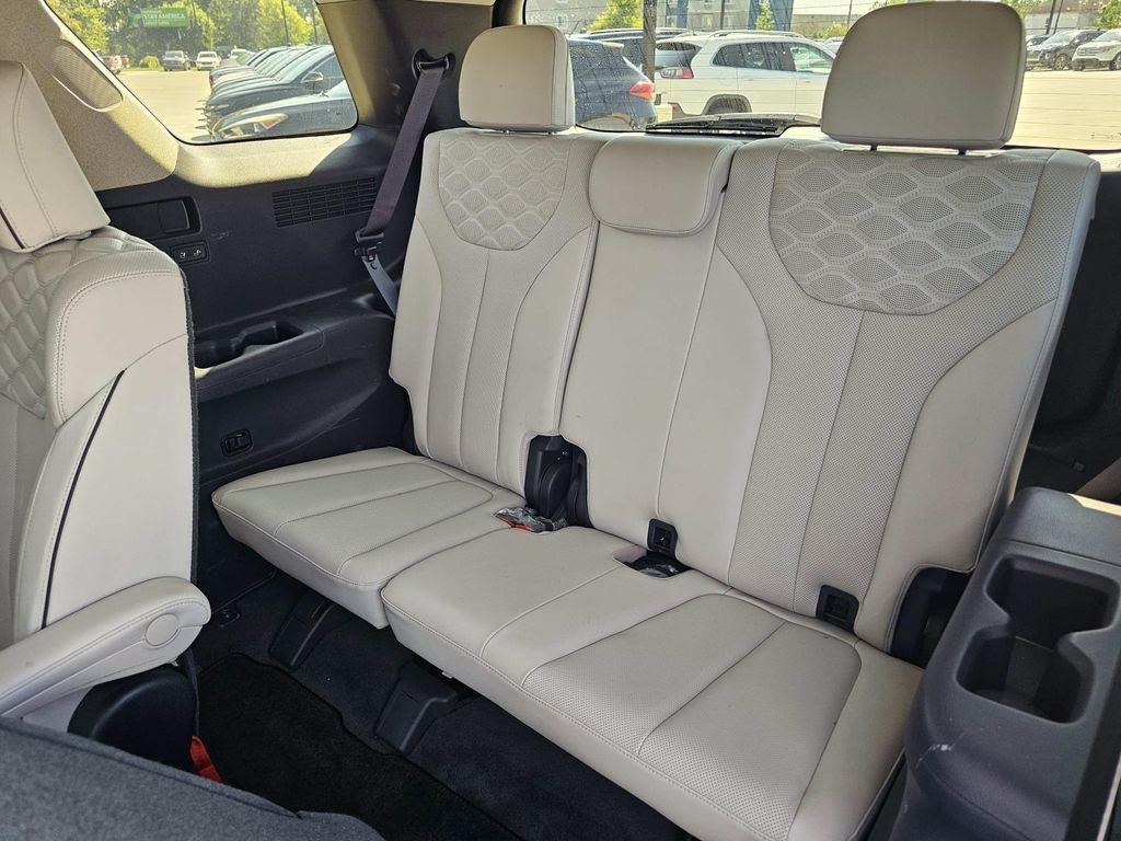 Used 2022 Hyundai Palisade Limited FWD image 40
