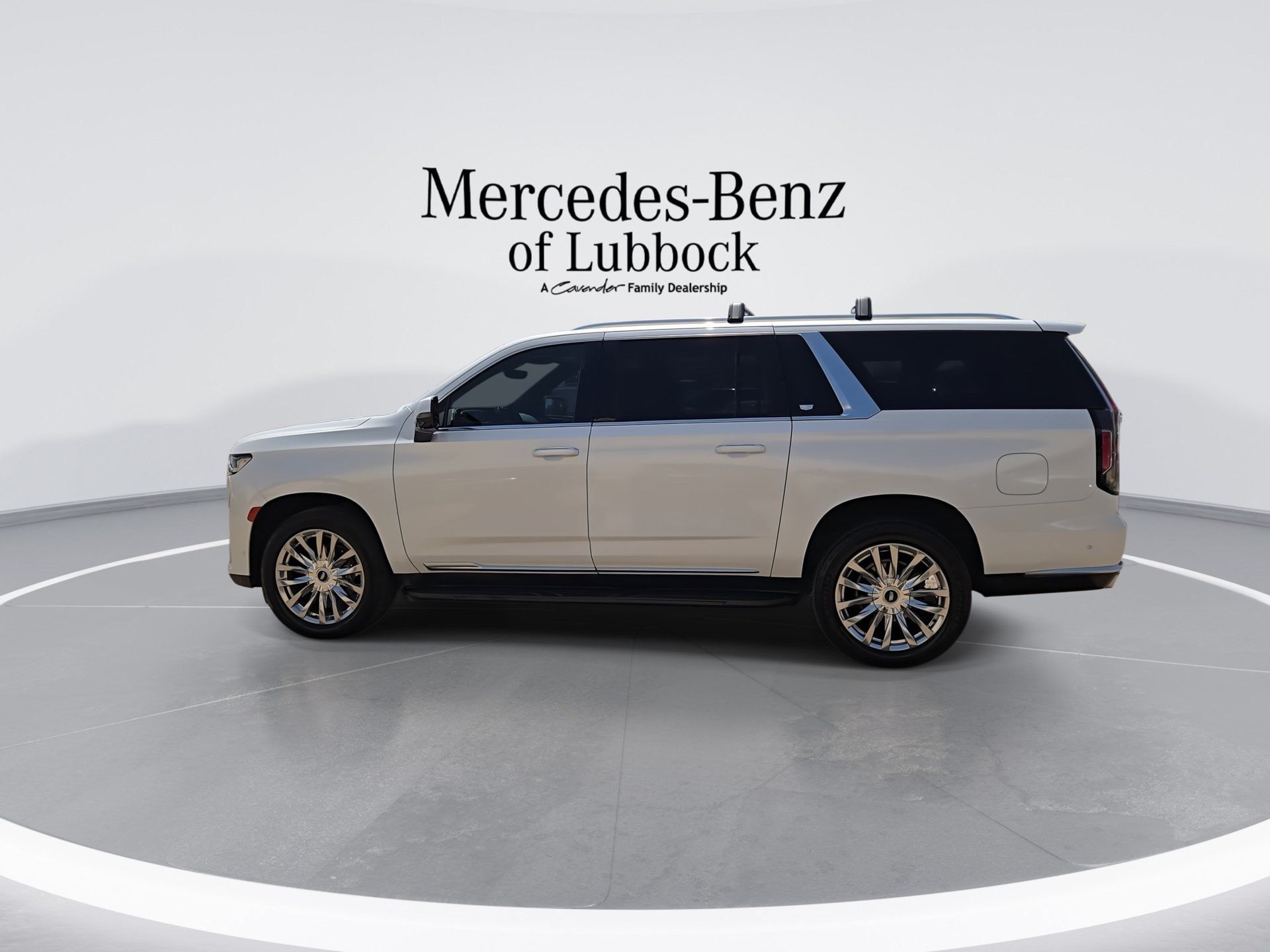 Used 2022 Cadillac Escalade ESV Premium Luxury AWD/4WD image 6