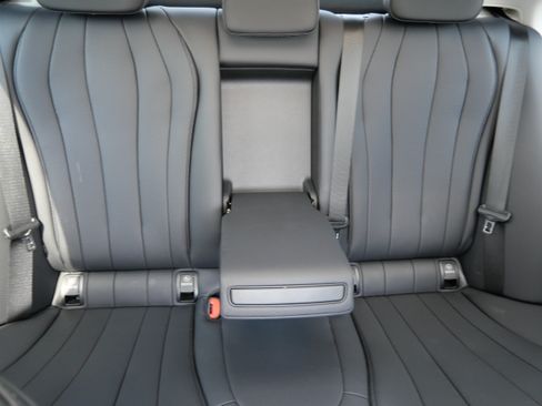 Used 2025 Mercedes-Benz E 350 4MATIC Sedan image 13