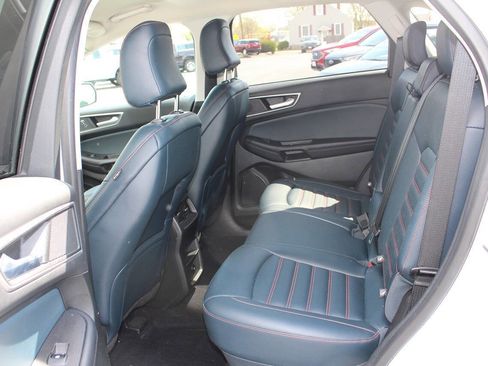 Used 2023 Ford Edge SEL w/ Sport Appearance Package image 9