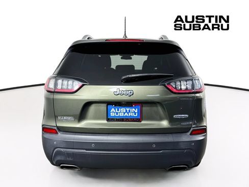 Used 2019 Jeep Cherokee Latitude Plus FWD image 6