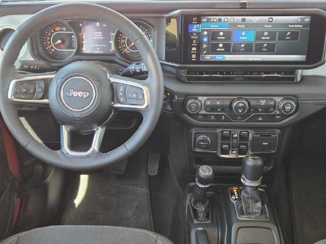 Used 2026 Jeep Wrangler Unlimited Sahara AWD/4WD image 34