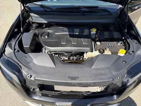 Used 2019 Jeep Cherokee Limited AWD/4WD image 28