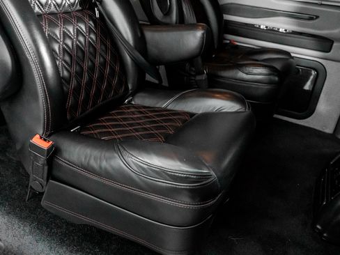 Used 2023 GMC Savana 2500 image 31