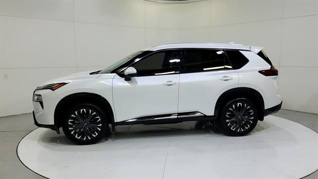 Certified 2024 Nissan Rogue Platinum w/ Platinum Premium Package FWD image 5