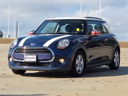Used 2018 MINI Cooper 2-Door Hardtop image 3