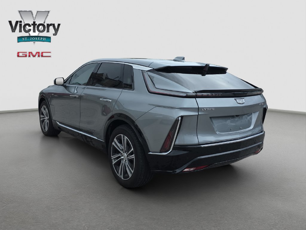 Used 2024 Cadillac Lyriq Luxury AWD/4WD image 15