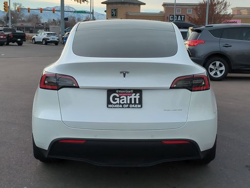 Used 2021 Tesla Model Y Long Range image 7