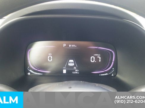 Used 2025 Kia Soul LX w/ LX Technology Package FWD image 13