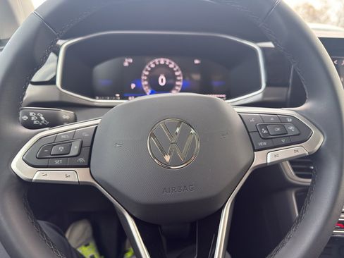 New 2026 Volkswagen Taos SE FWD image 16