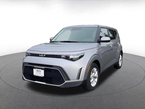 Used 2025 Kia Soul LX w/ LX Technology Package FWD image 7