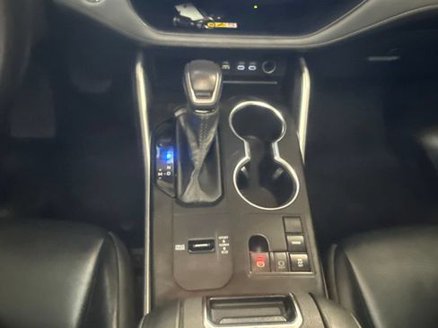 Used 2023 Toyota Highlander XLE FWD image 21