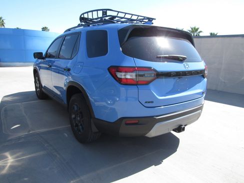 Used 2023 Honda Pilot TrailSport image 4