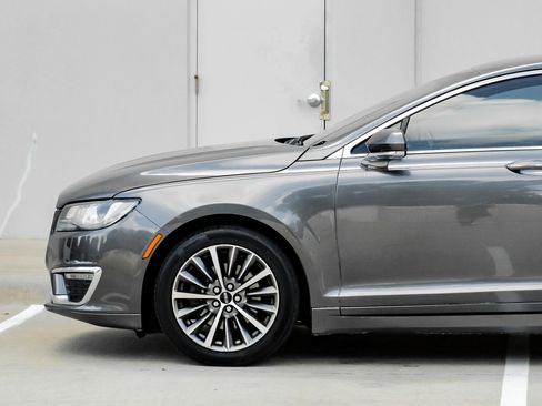 Used 2017 Lincoln MKZ Premiere FWD image 16