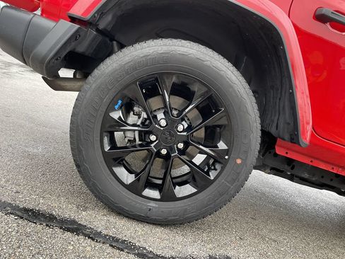 Certified 2023 Jeep Wrangler Unlimited Sahara AWD/4WD image 12