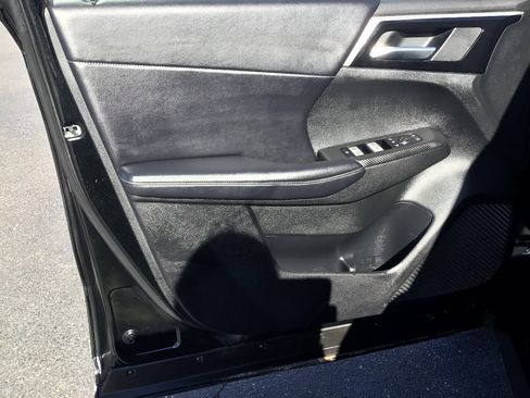 Used 2024 Mitsubishi Outlander Ralliart image 7