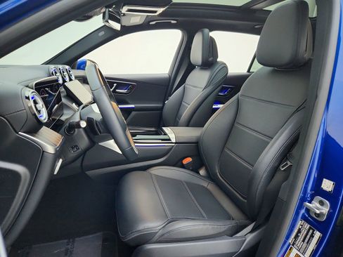 Used 2025 Mercedes-Benz GLC 300 image 14