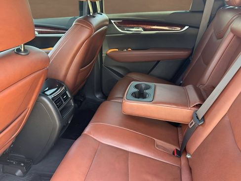 Used 2019 Cadillac XT5 Premium Luxury w/ Driver Assist Package AWD/4WD image 28