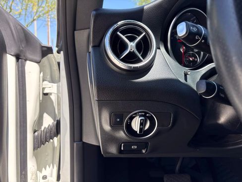 Used 2018 Mercedes-Benz CLA 250 image 20