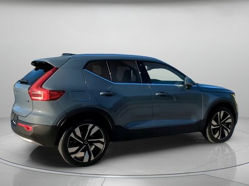 Used 2023 Volvo XC40 B5 Plus w/ Protection Package Premier AWD/4WD image 30