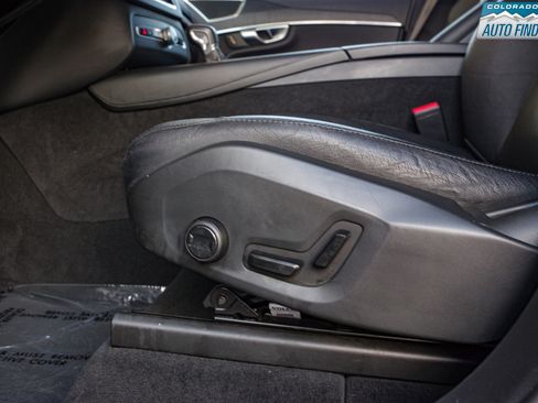 Used 2020 Volvo XC90 T5 Momentum image 12