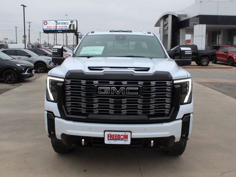 New 2026 GMC Sierra 2500 Denali Ultimate image 8