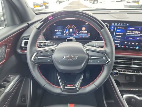 Used 2024 Chevrolet Traverse RS image 37