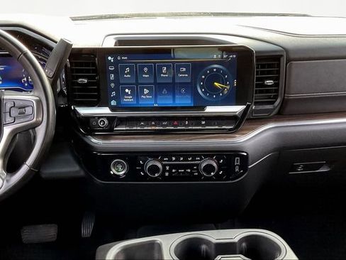 Used 2023 Chevrolet Silverado 1500 LT image 9