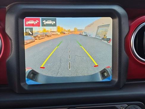 Used 2021 Jeep Gladiator Rubicon AWD/4WD image 12