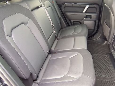 Used 2023 Land Rover Defender 110 X-Dynamic SE image 21