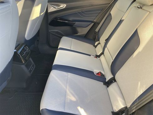 New 2025 Volkswagen ID.4 Pro S image 13