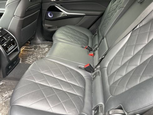 Certified 2023 BMW X7 xDrive40i w/ M Sport Package image 9