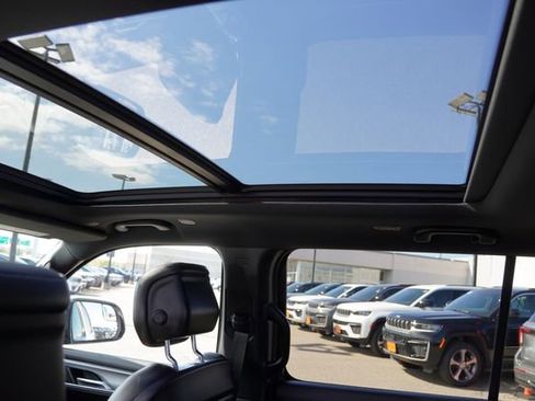 Used 2023 Jeep Wagoneer Series II AWD/4WD image 20
