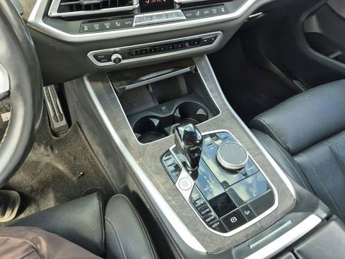 Used 2021 BMW X5 M50i image 21