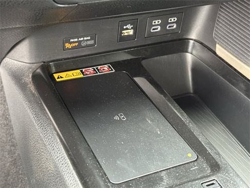 Used 2025 Toyota Camry SE image 20